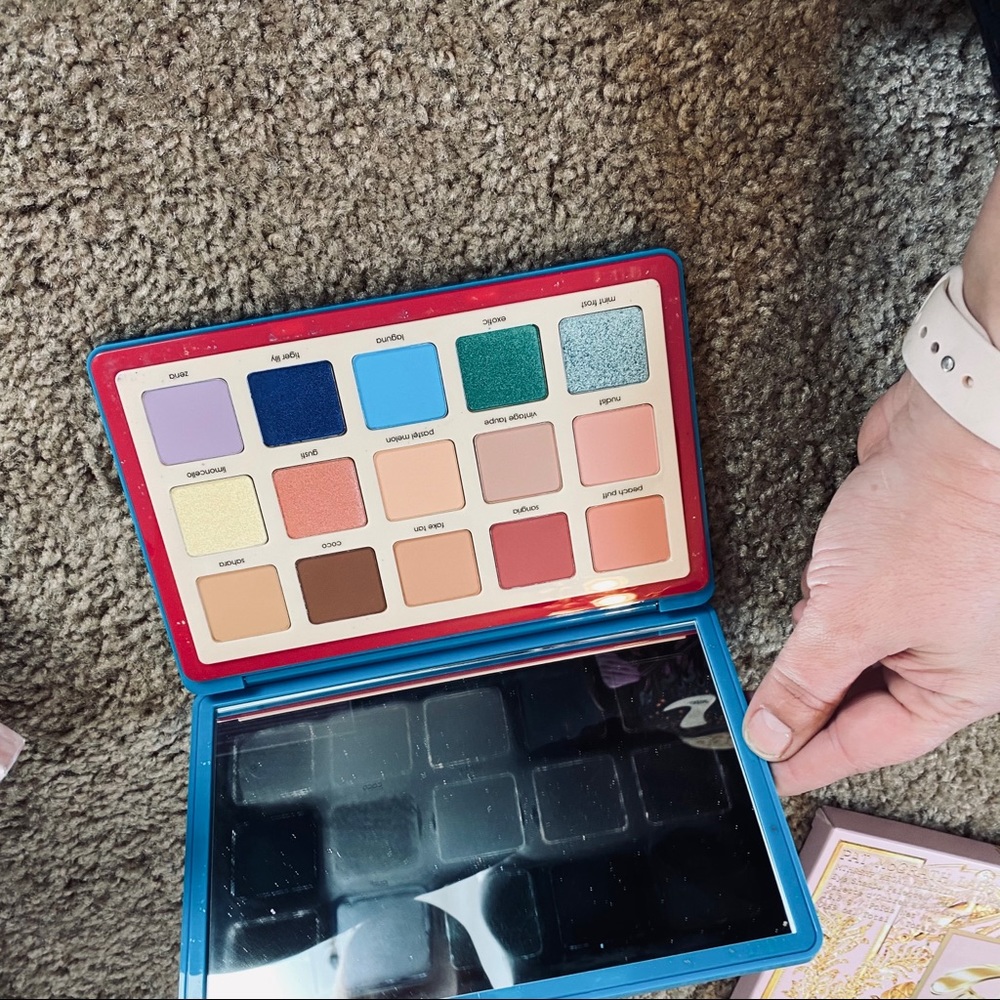 Natasha Denoma TROPICAL EYE PALLETE